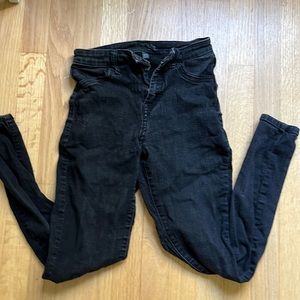 black skinny jeans